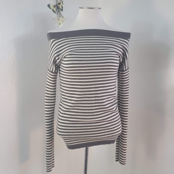 CLUB MONACO 100% CASHMERE STRIPED LONG SLEEVE BOAT NECK WOMEN'S SIZE SMALL - Picture 5 of 16